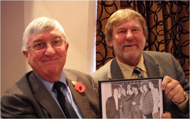 Aberavon MP Dr Hywel Francis (left) presents photograph to British Lion Derek Quinnell who was guest speaker at the Aberavon Sportsmen’s Lunch 